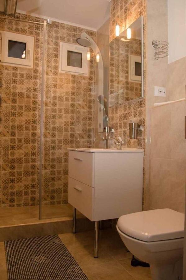 Colonial Touch Apartament 布拉索夫 外观 照片